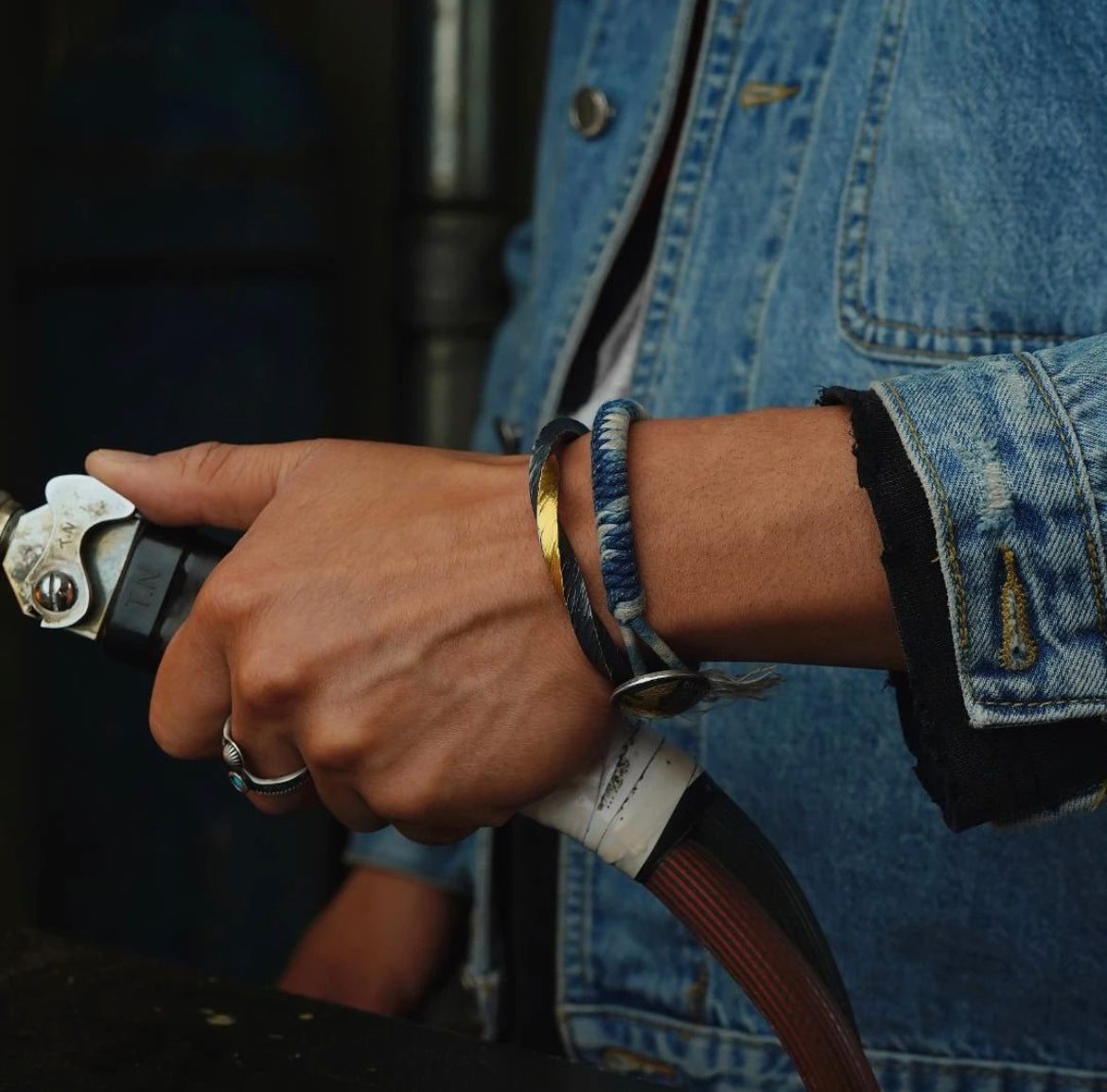 MongravaBowls - Möbius Ring Bangle